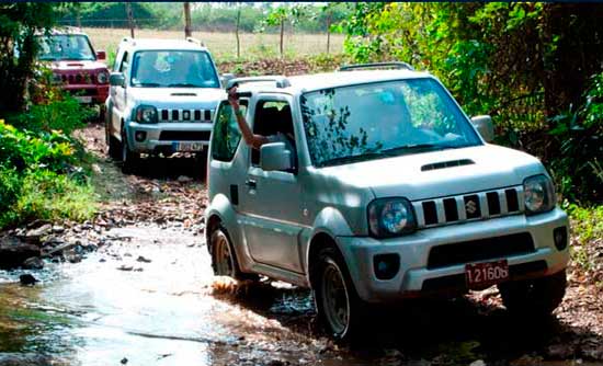 Jeep Safari a Rio Canimar