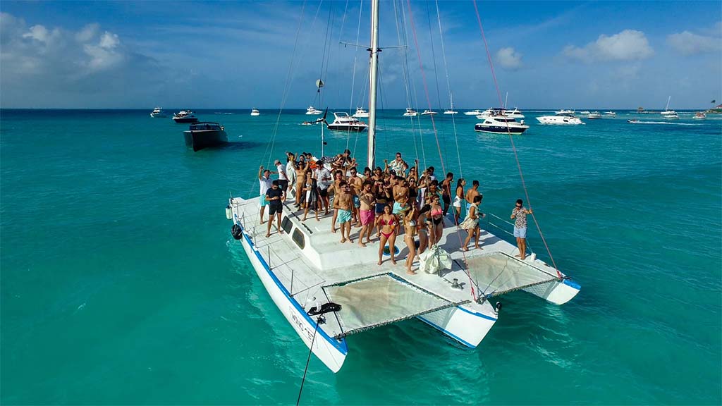 Catamaran Adventure to Isla Mujeres