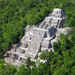 piramide calakmul