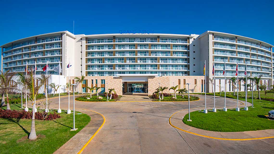 Vista exterior Hotel Grand Aston Varadero 5* Todo Incluido