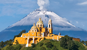 Iglesia en Cholula Puebla Mexico