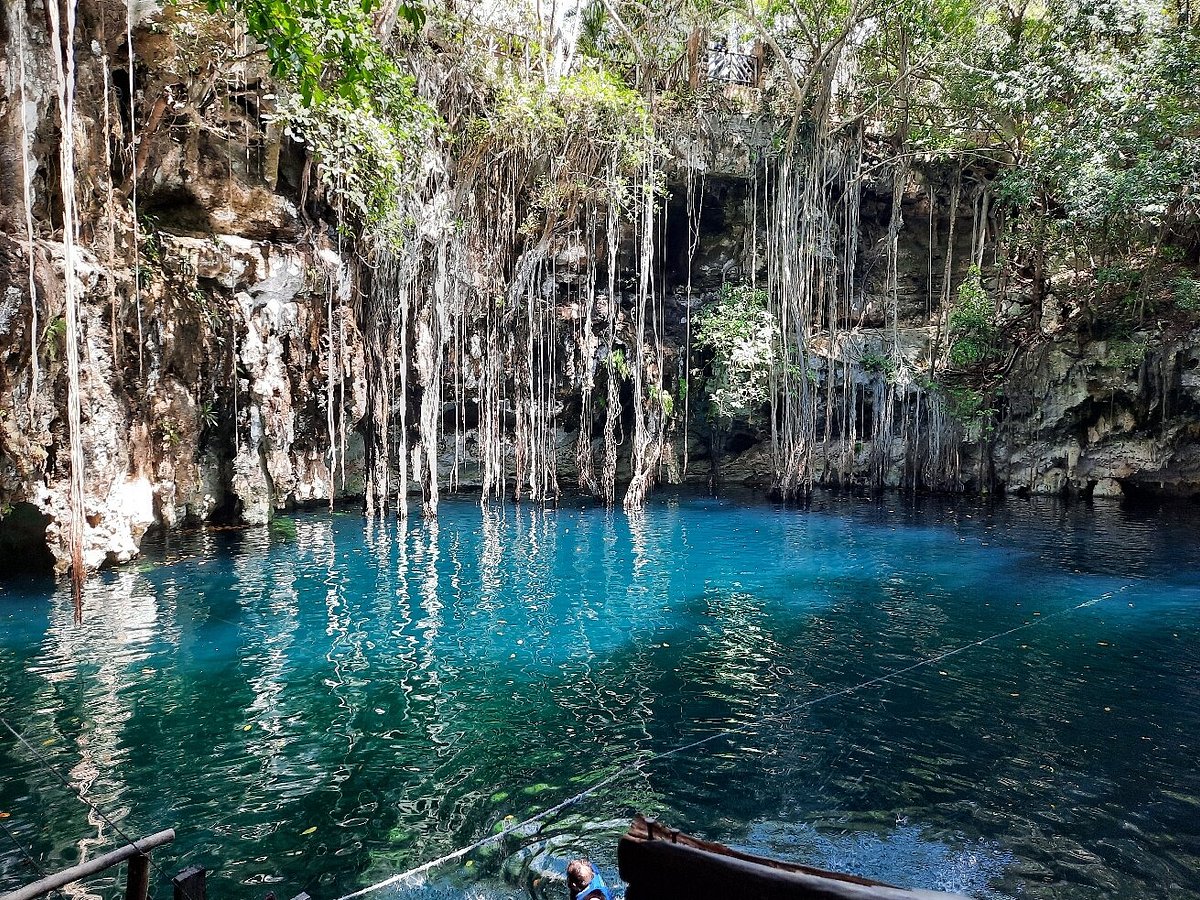 Cenote cercano a la zona de Uxmal